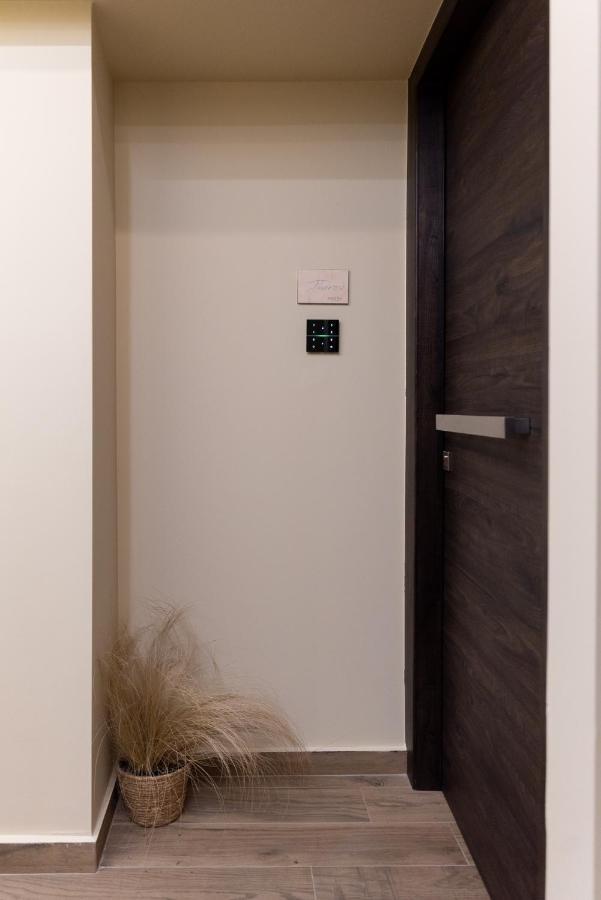 Theros By Agora Luxury Apartments In The Heart Of Heraklion Экстерьер фото